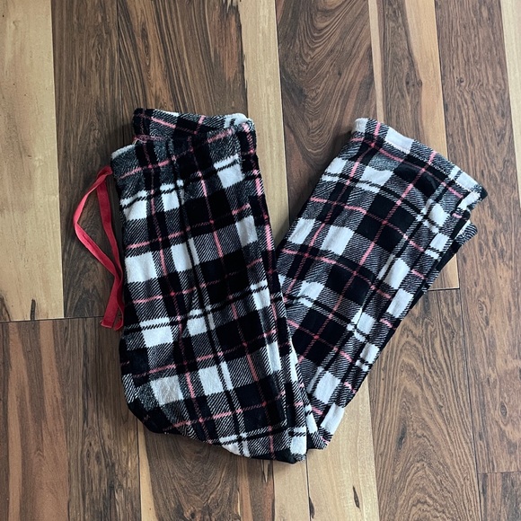 Plaid Fleece Women’s pajama pants - Picture 2 of 3